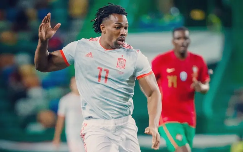 Adama Traoré en el España vs Portugal - Twitter @AdamaTrd37