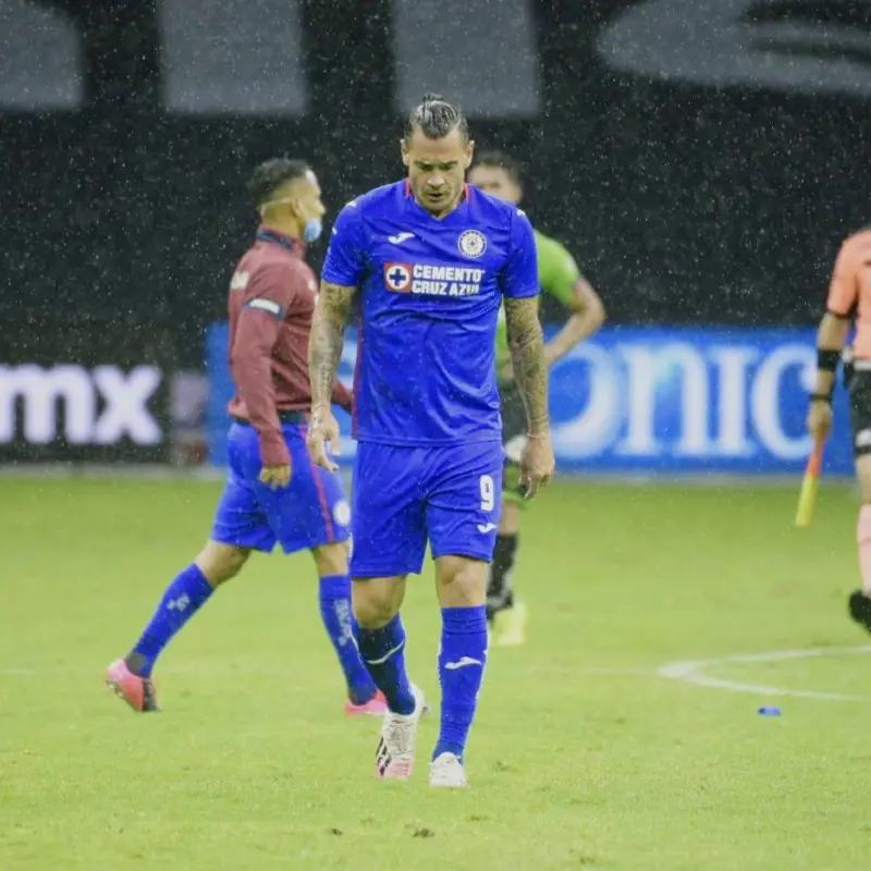Milton Caraglio después de una derrota del Cruz Azul - Twitter @Caragliom9