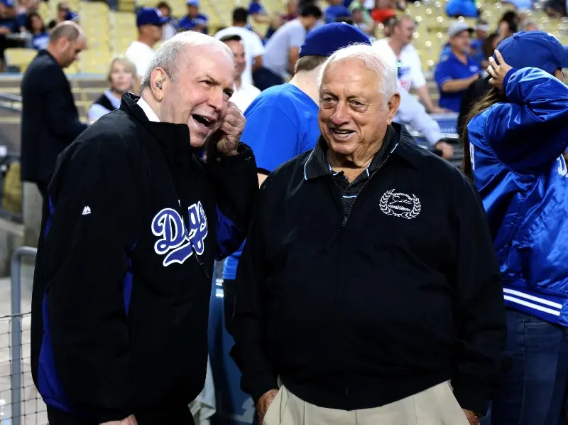 Tommy Lasorda con Frank Sinatra Jr. - Twitter @TommyLasorda