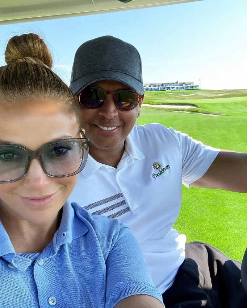 Está comprometido con Jennifer Lopez (@arod)