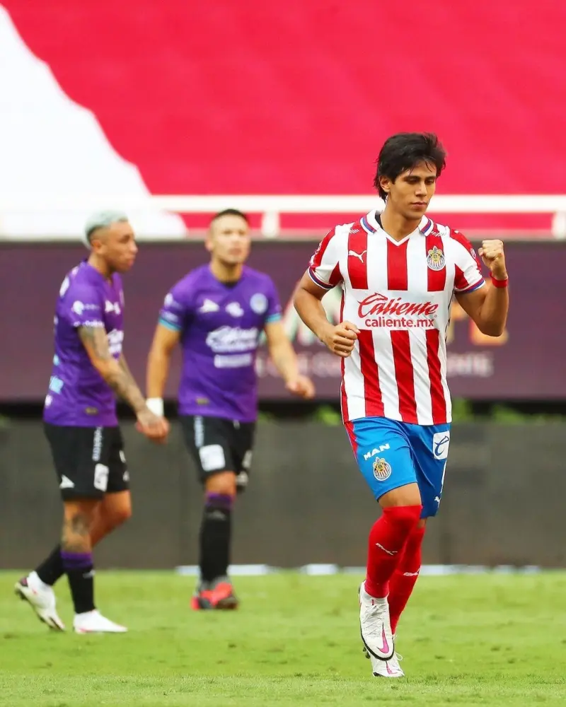 Con Chivas no ha logrado altas cuotas goleadoras (@jjmacias9)