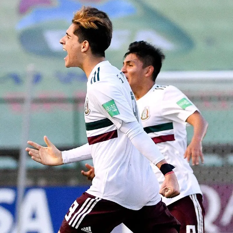 Santiago Muñoz celebra su gol contra Japón - Twitter @ClubSantos