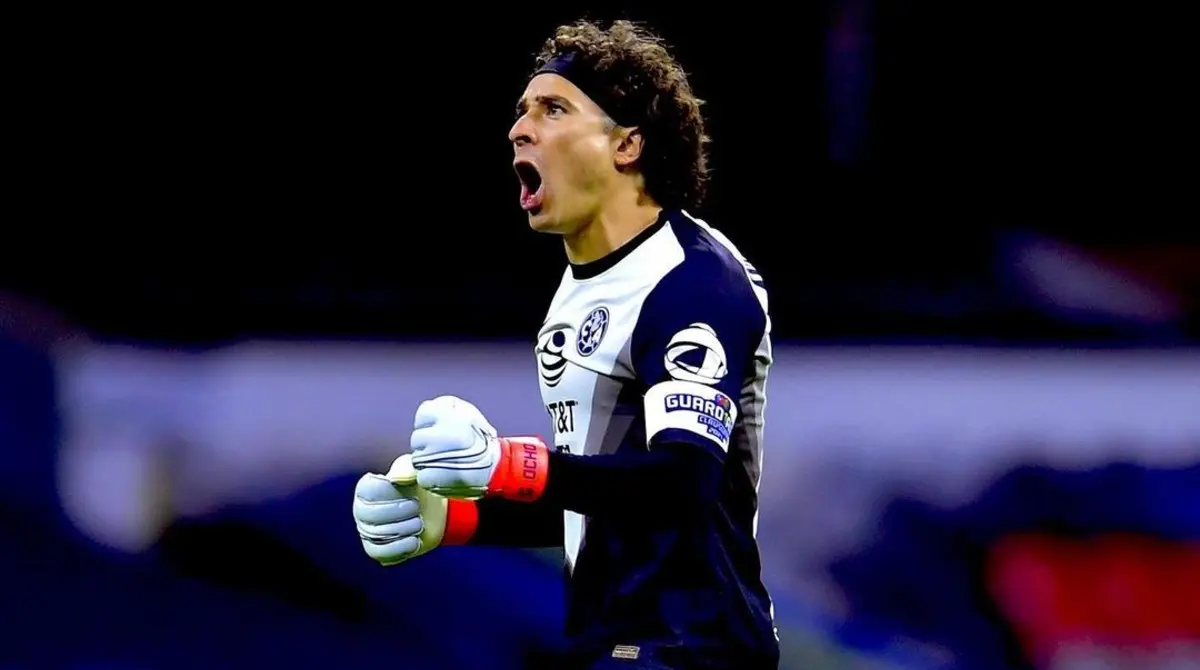 Guillermo Ochoa celebra un gol del América - Instagram @yosoy8a