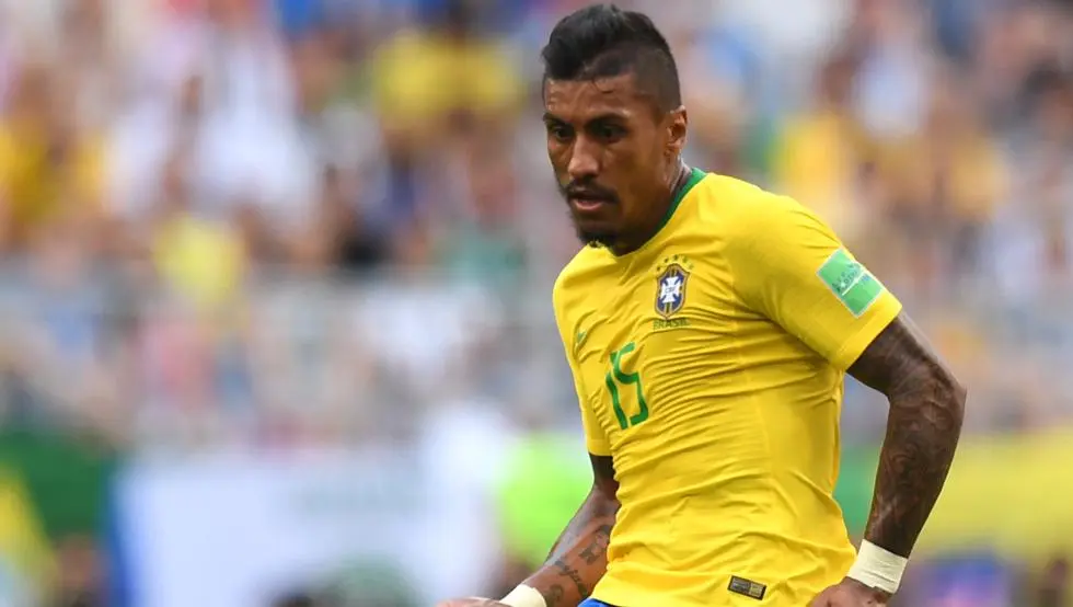 Paulinho en juego con Brasil