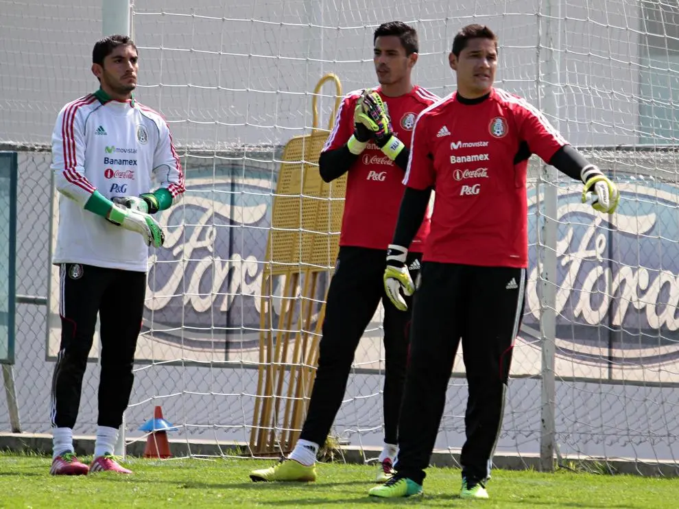 Moisés Muñoz, Alfredo Talavera y Jesús Corona en un entrenamiento de la Selección Mexicana