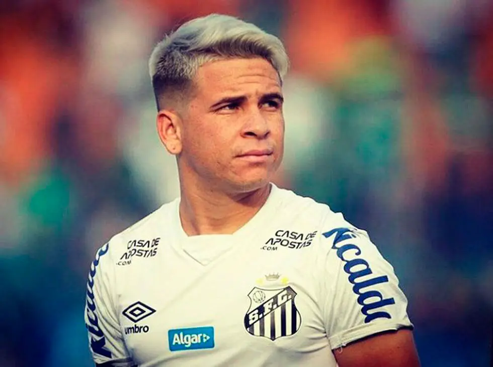 Yeferson Soteldo con Santos de Brasil