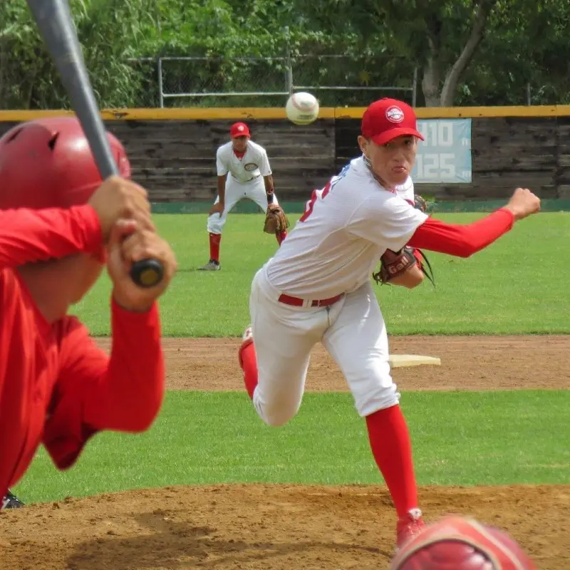Pedro Santillán en un partido de los Diablos Rojos - Twitter @AcademiaAHH
