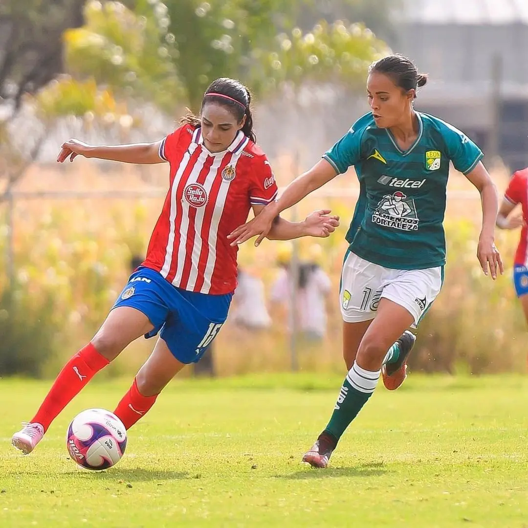 Carolina Jaramillo en juego contra León