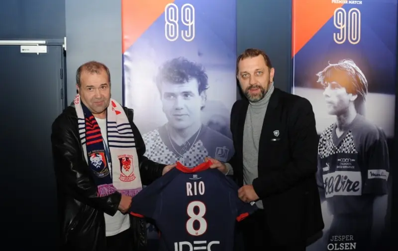 Rio durante un homenaje (@SMCaen)