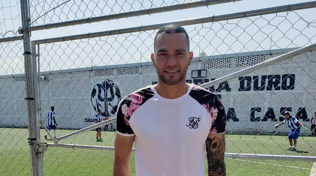 Gullit Peña en un deportivo local