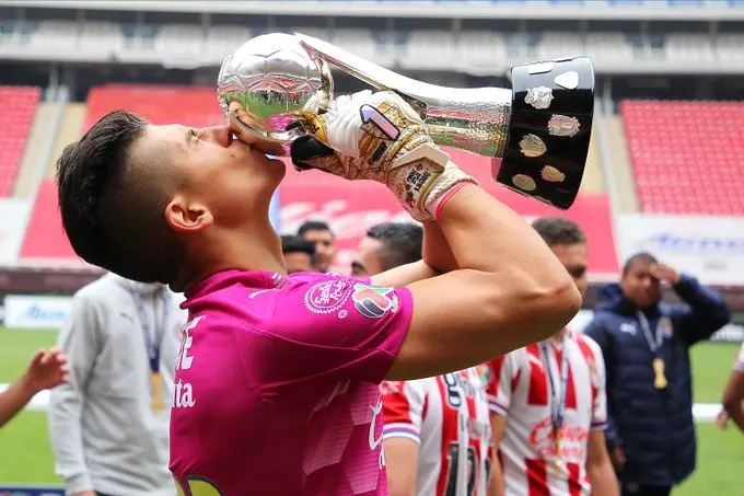 Twitter @Chivas