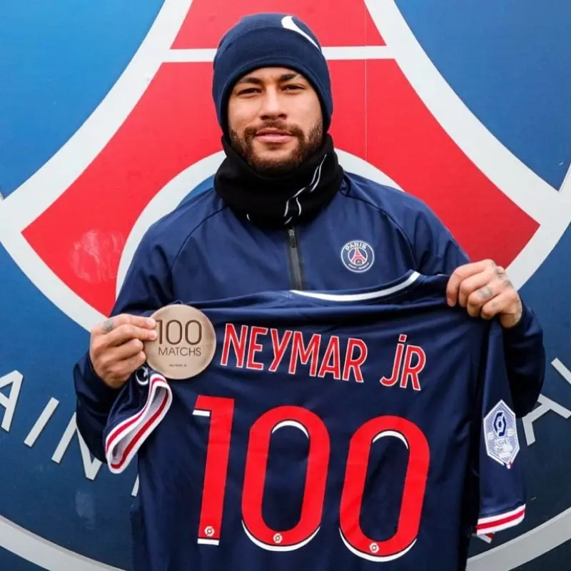 Cumplió 100 partidos con el PSG (@neymarjr)