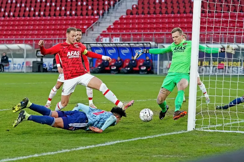 Edson Álvarez en el AZ vs Ajax - Twitter @AFCAjax