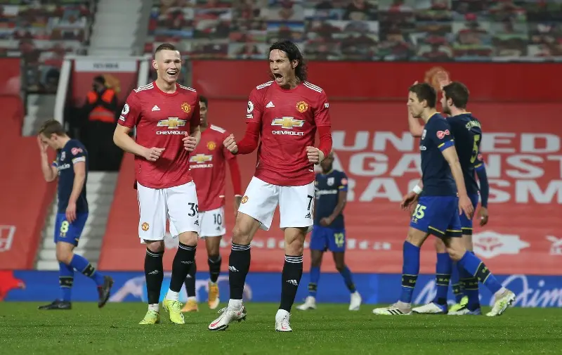 Edison Cavani celebra su gol en la goleada 9-0 del Manchester United sobre el Southampton - Twitter @PremierLeague