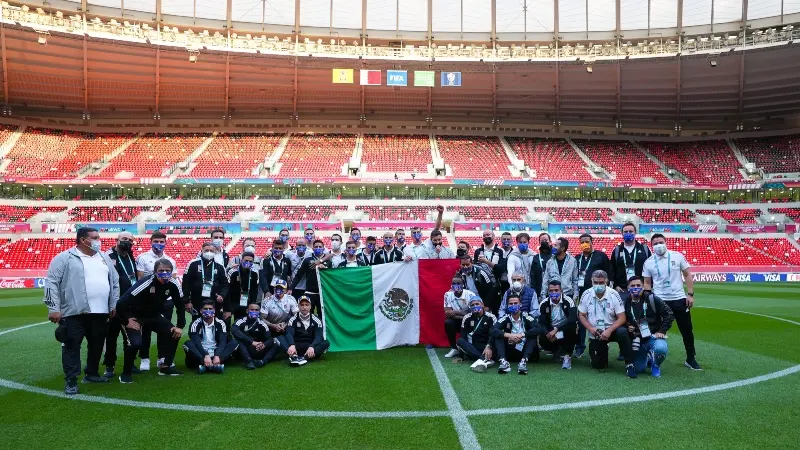 Posaron con una bandera mexicana (@clubtigresoficial)