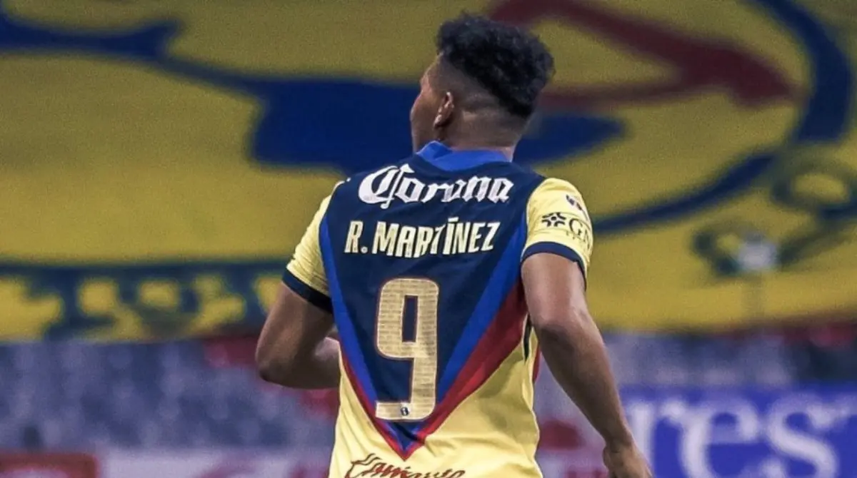 Roger Martínez en un juego con América - @clubamerica