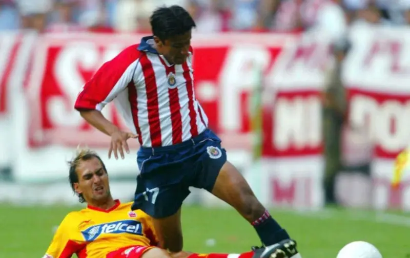 'El Negro' debutó en Chivas en el año 2002 (FB: Chivas)