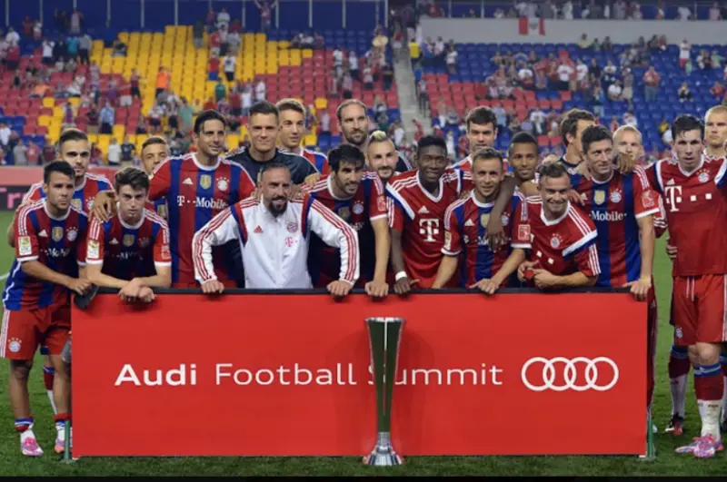 El Bayern se llevó el trofeo (fcbayern.com)