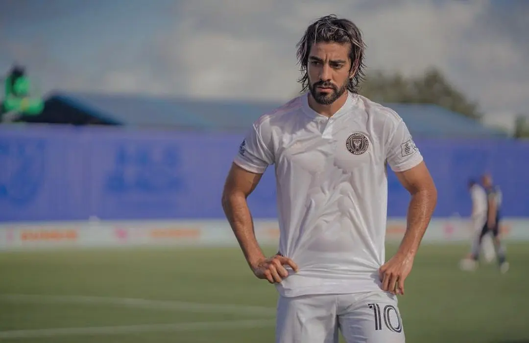 El primer equipo al que apoyó fue Cruz Azul