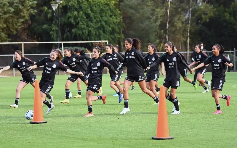 Selección Mexicana Femenil en un entrenamiento - Twitter @miseleccionmx