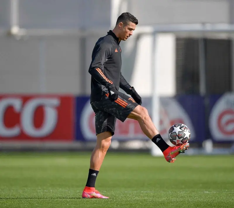 Cristiano y Juventus ya entrenaron en Portugal (FB: Juventus)