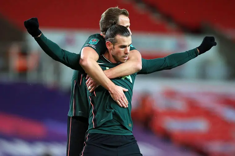 Gareth Bale festejando su gol junto a Harry Kane - Twitter (@GarethBale11)