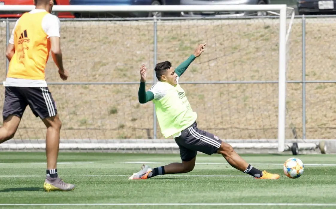 Alexis Vega en un entrenamiento de la Selección - @miseleccionmx