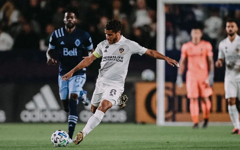Jonathan dos Santos en un partido del Galaxy - Twitter @LAGalaxy