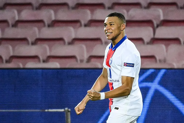 Kylian Mbappé festejando su gol - Twitter (@PSG_espanol)