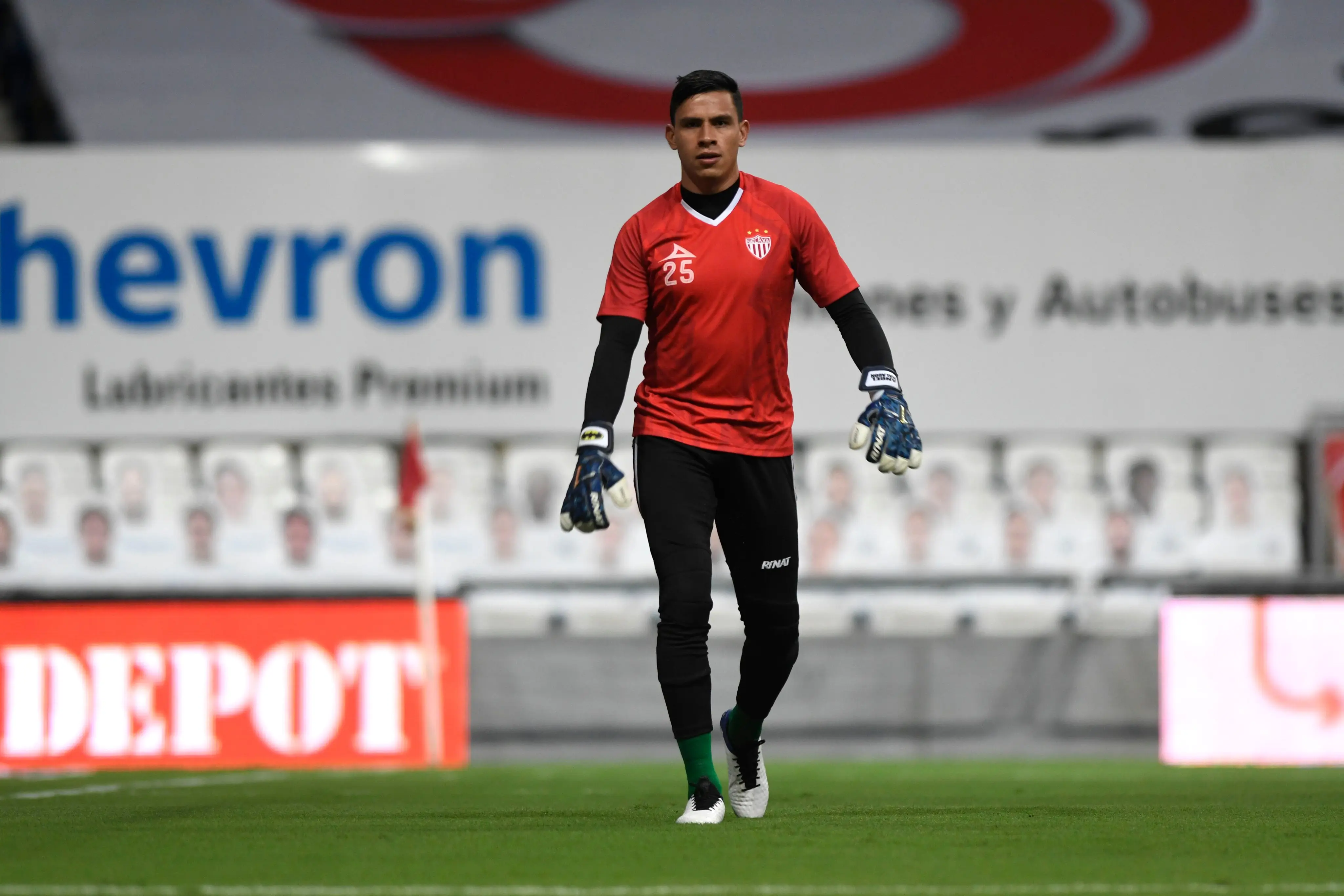Malagón previo a un juego contra Rayados en el BBVA - @LigaBBVAMX