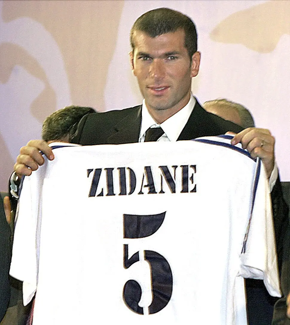Zinedine Zidane en su presentación con el Real Madrid (Twitter - @LaLiga)