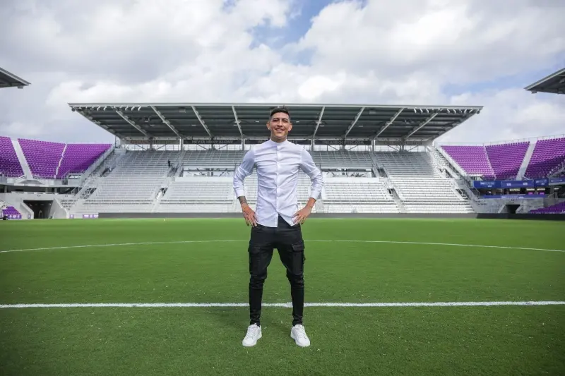 Peligraría su continuidad en el club (@johnnny10_)