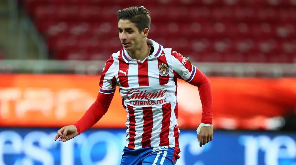 Isaac Brizuela en un juego con Chivas - @brizuela27_cone