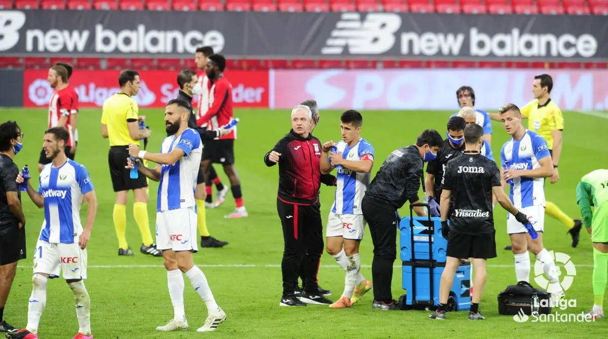 Javier Aguirre en un partido del Leganés - Twitter @CDLeganes