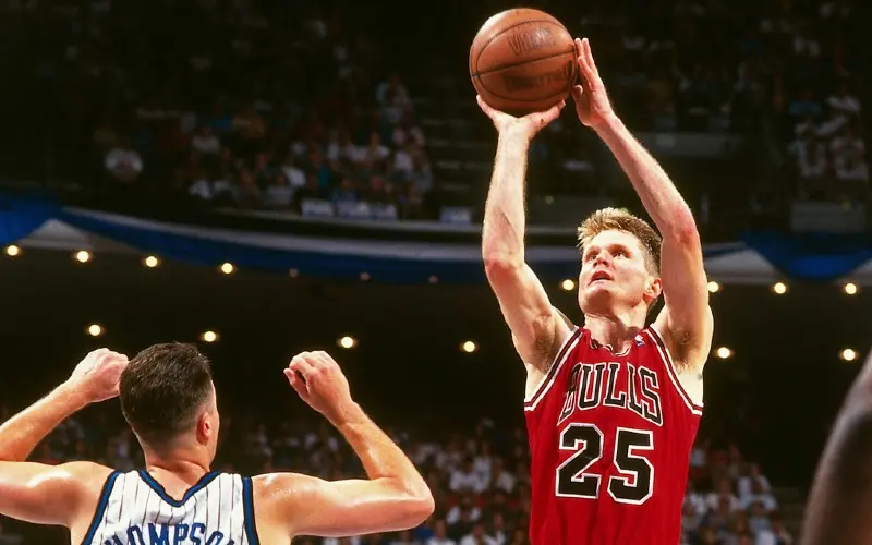Steve Kerr (#25) en un partido de los Bulls