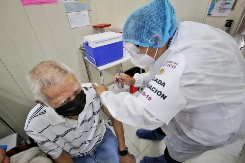 En México se ha vacunado a más de un millón de personas (@bienestarmx)