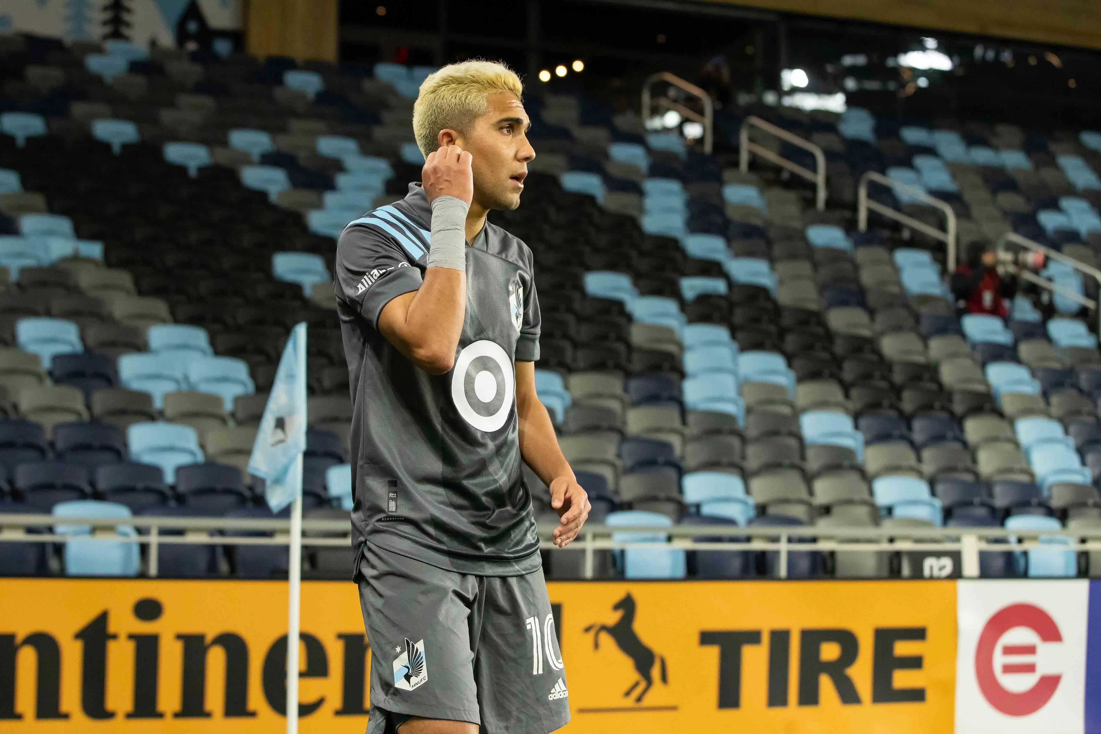 Emanuel Reynoso jugando con el Minnesota United (Twitter - @MNUFC)