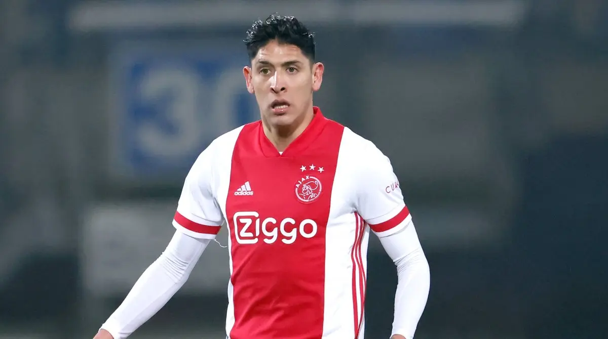 Edson Álvarez en el partido de Copa entre Ajax y Heerenveen - Twitter @AFCAjax