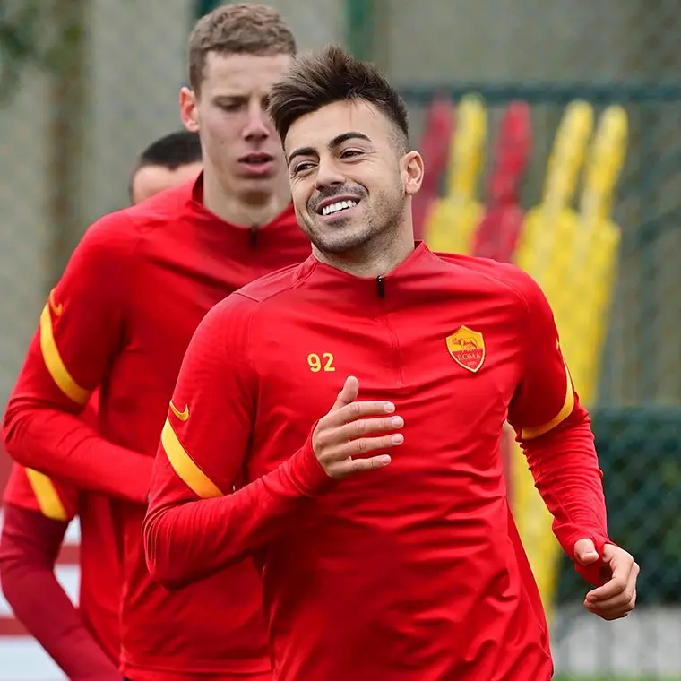 Twitter @OfficialEl92