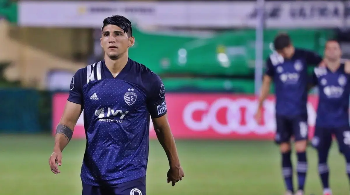 Alan Pulido al finalizar un juego del Sporting Kansas City - @alan_pulido17