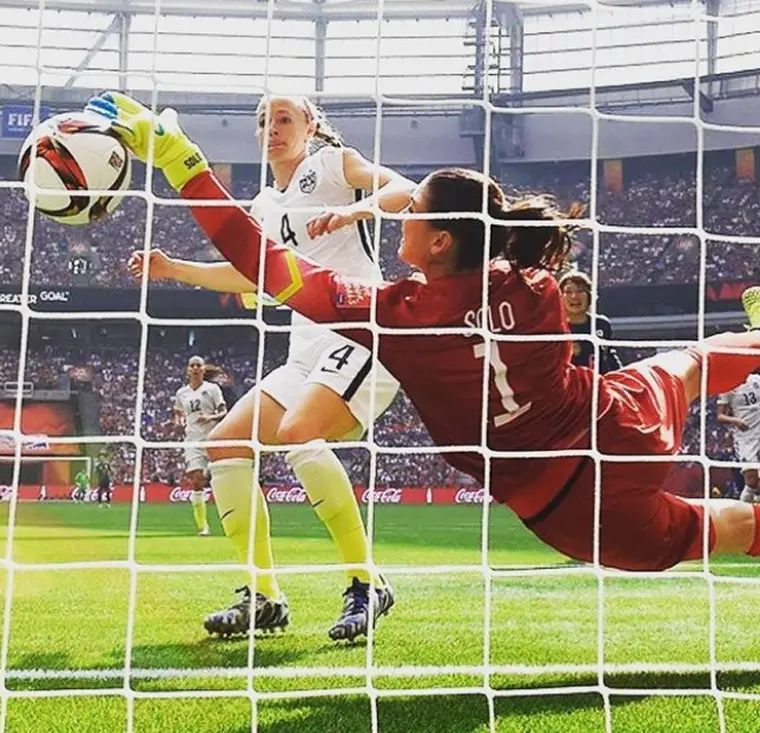 Instagram @hopesolo