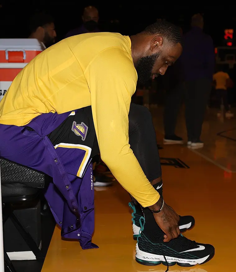 Twitter @NBAKicks
