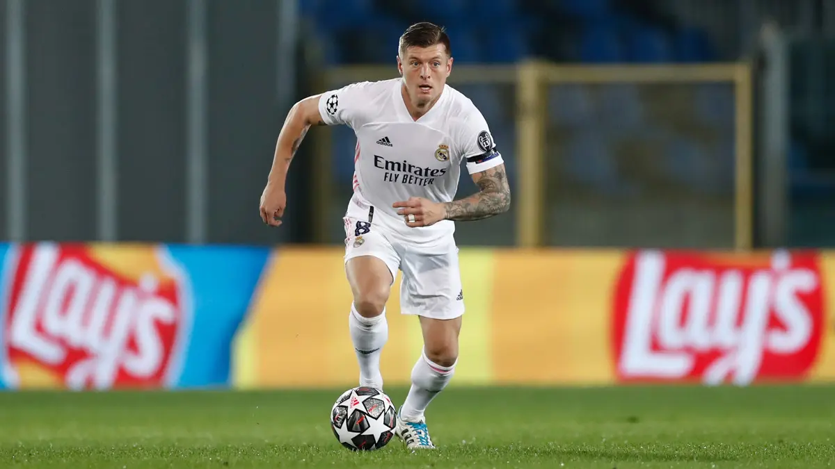 Toni Kroos en un partido del Real Madrid - Twitter @realmadriden