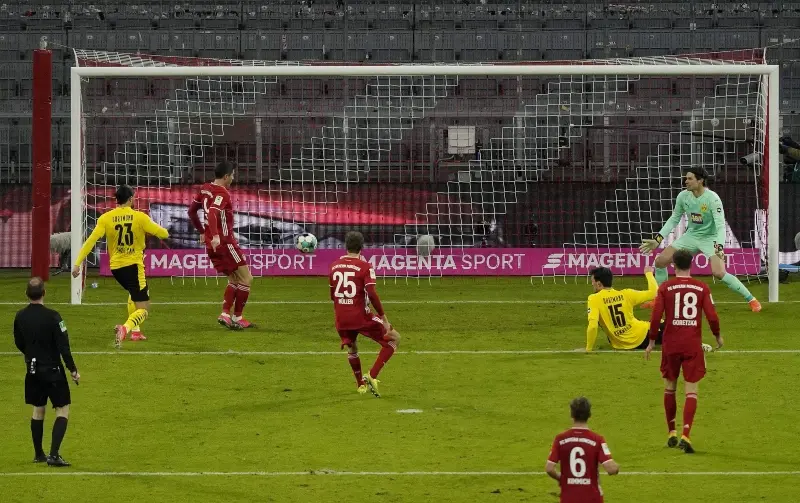 Lewandowski lleva 36 goles entre liga, copa y Champions (@FCBayernES)