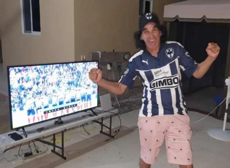 Cepillín apoyando a los Rayados (Especial)