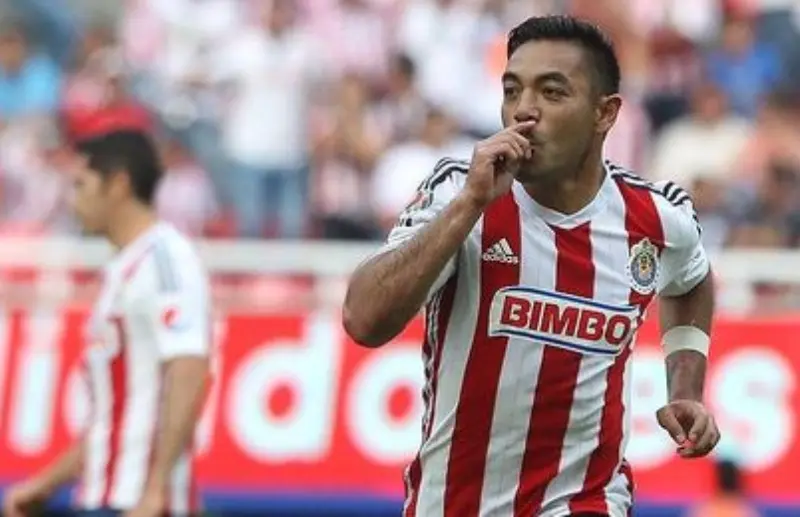 Marco Fabián busca regresar a Chivas (FB: Chivas)
