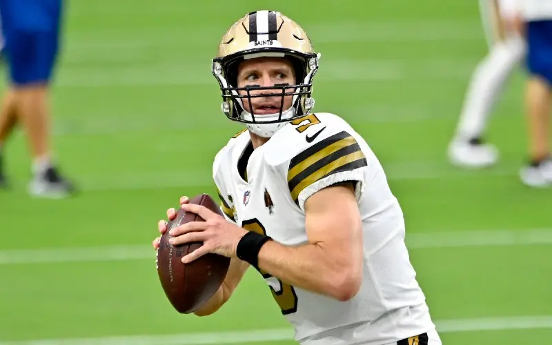 Drew Brees previo a un partido de los Saints en 2020 - Twitter @Saints