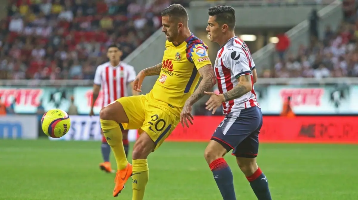 Jeremy Menez en el Chivas vs América del Clausura 2018 - Fernando Carranza (Cuarto Oscuro)
