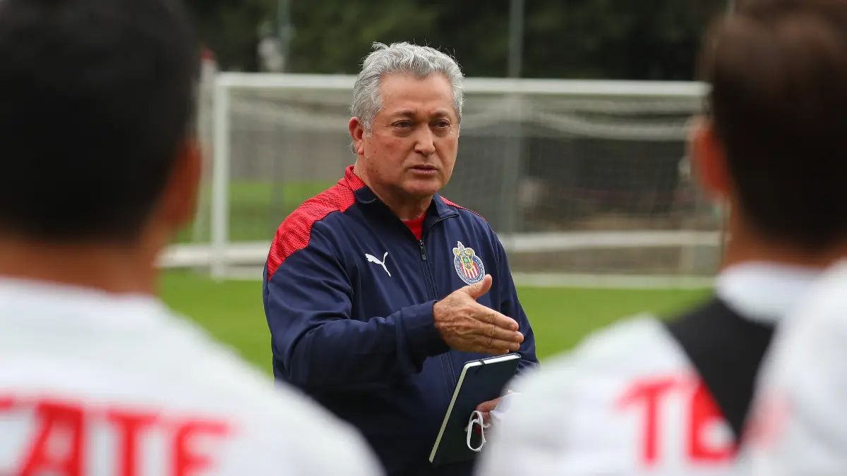 Twitter @Chivas