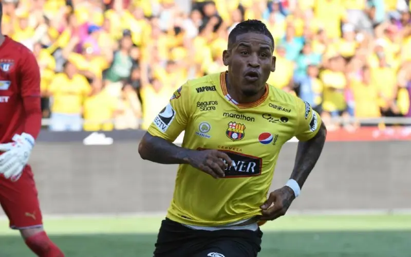 Michael Arroyo celebra un gol con el Barcelona de Guayaquil - Twitter @BarcelonaSC